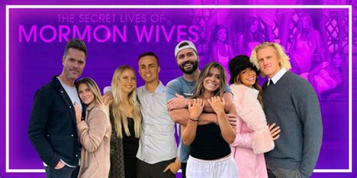 17 Things Women Do With Their Friends That They'd Never Do With Their Husbands