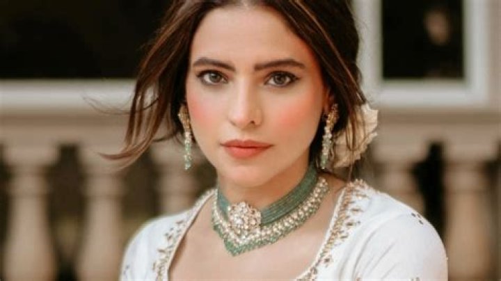 Aamna Sharif Height, Weight, Age, Body Statistics