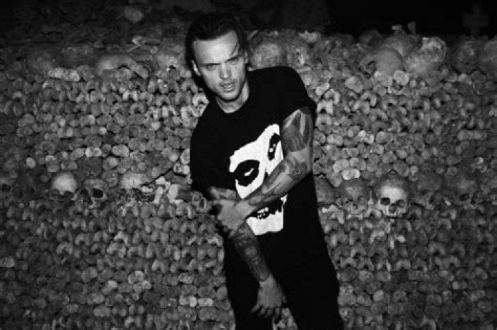 Alex DeLeon Premieres Acoustic Version of Bohnes’ Track “Six Feet Under” – Listen Now – Celeb Secrets