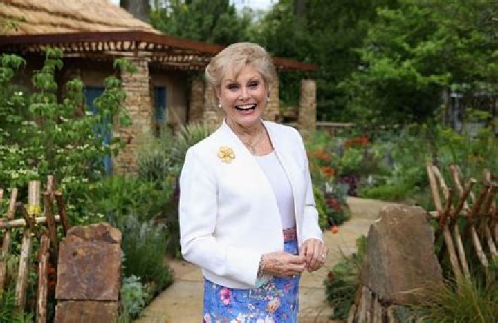 Angela Rippon Net Worth | Celebrity Net Worth