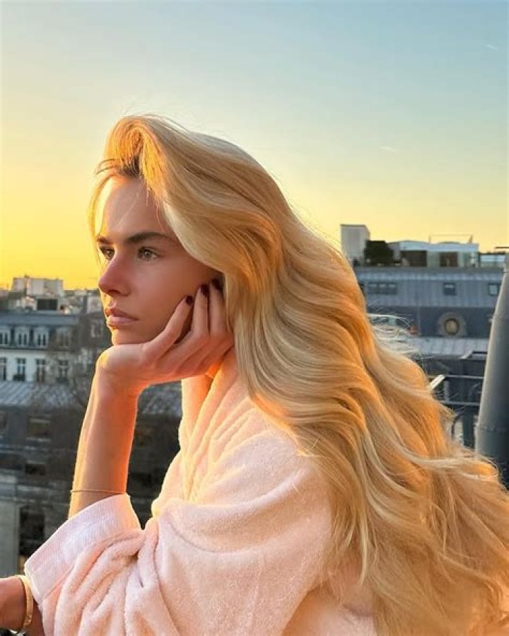 AnneKee Molenaar Bio, Age, Wags, Model, Net Worth, Football, & Boyfriend