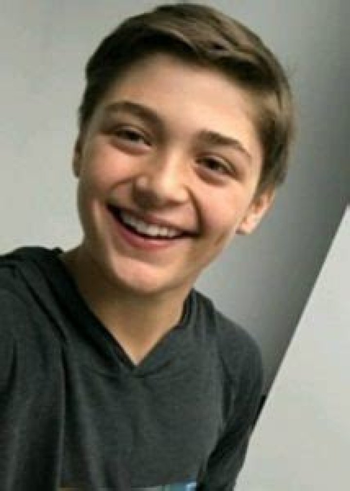 Asher Angel Height, Weight, Age, Girlfriend, Family, Biography
