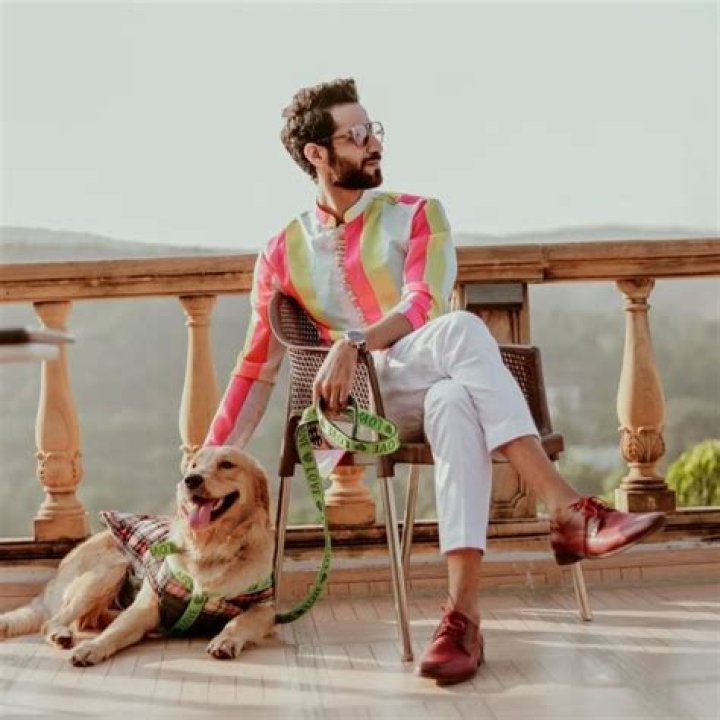 Bhuvan Arora Height, Weight, Age, Wife, Family