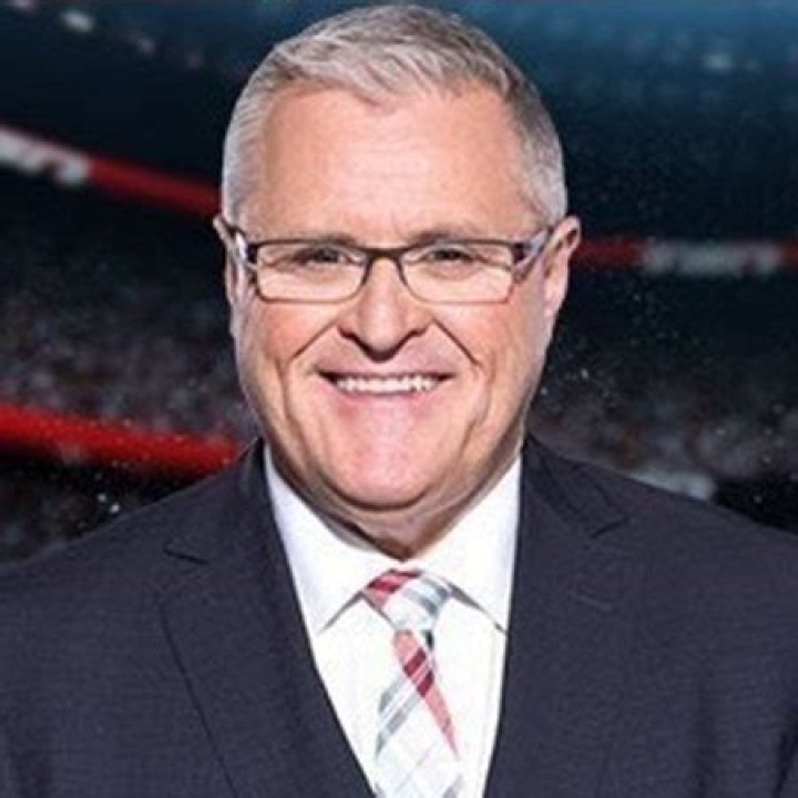Bob McKenzie Bio-salary, net worth, married, relationship, career, biography, children, age, nationality, height, weight