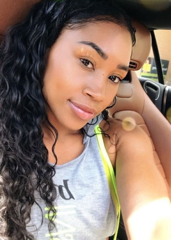 Cameron (Ariane Andrew) Height, Weight, Age, Body Statistics