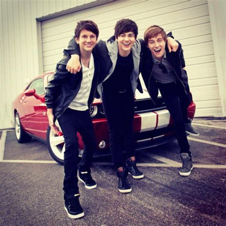 CelebSecrets4U Catches Before You Exit on The Resolution Tour (@BeforeYouExit) – Celeb Secrets