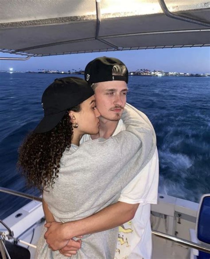 Crawford Collins Height, Weight, Age, Girlfriend, Family, Facts, Biography