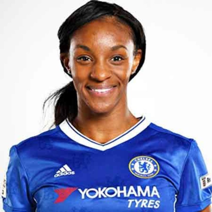 Crystal Dunn Bio-salary, net worth, career, bio, earnings, family, childhood, family, contract, stats, age, nationality, husband, married