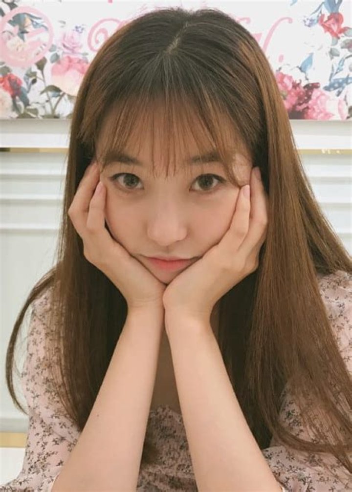 Dahye (Song Da-hye) Height, Weight, Age, Body Statistics