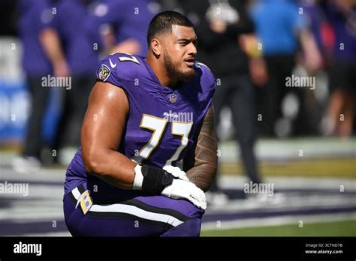 Daniel Faalele: Football Player Detailed Bio, Age, Birthday, & Height Insights and more