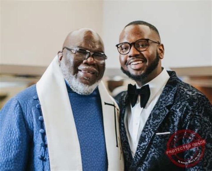 Denis Bouanga's Biography, Age, Height, Net Worth, Salary, Earnings, Contract, Wife and Children