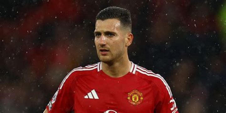 Diogo Dalot's Net Worth, Salary, Girlfriend, Stats, FIFA 22, Instagram, Wiki, Parents, Height, Transfermrkt