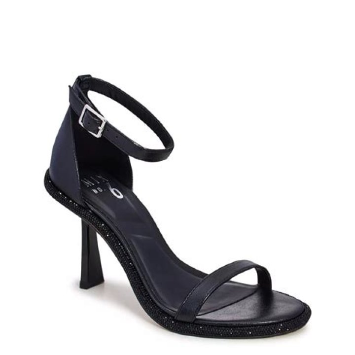 DSW Mix No.6 Kamari Sandal $49.99 – Celeb Secrets