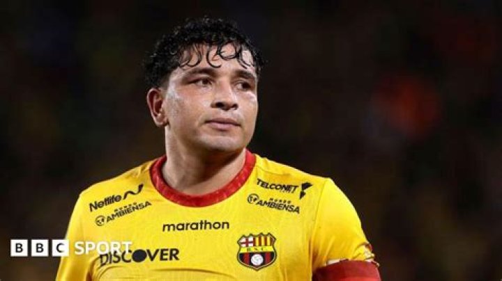 Ecuador Footballer Mario Pineida's Wife & Children, Age, Height, Salary, Net Worth, Wiki, Stats, FIFA 22, Market Value