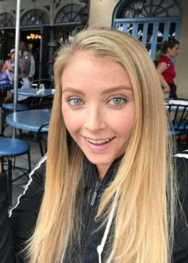 Elisabeth Harnois Height, Weight, Age, Boyfriend, Family, Facts, Biography