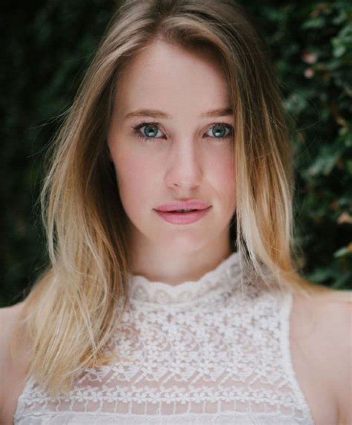 Emilie Cocquerel | Queen Alianor, The Letter For The King, Siblings, Sisters, Brother, Wikipedia, Wiki, Bio, Career, Relationship, Parents, Age, Netflix