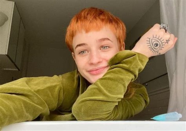 Esther McGregor Height, Weight, Age, Body Statistics