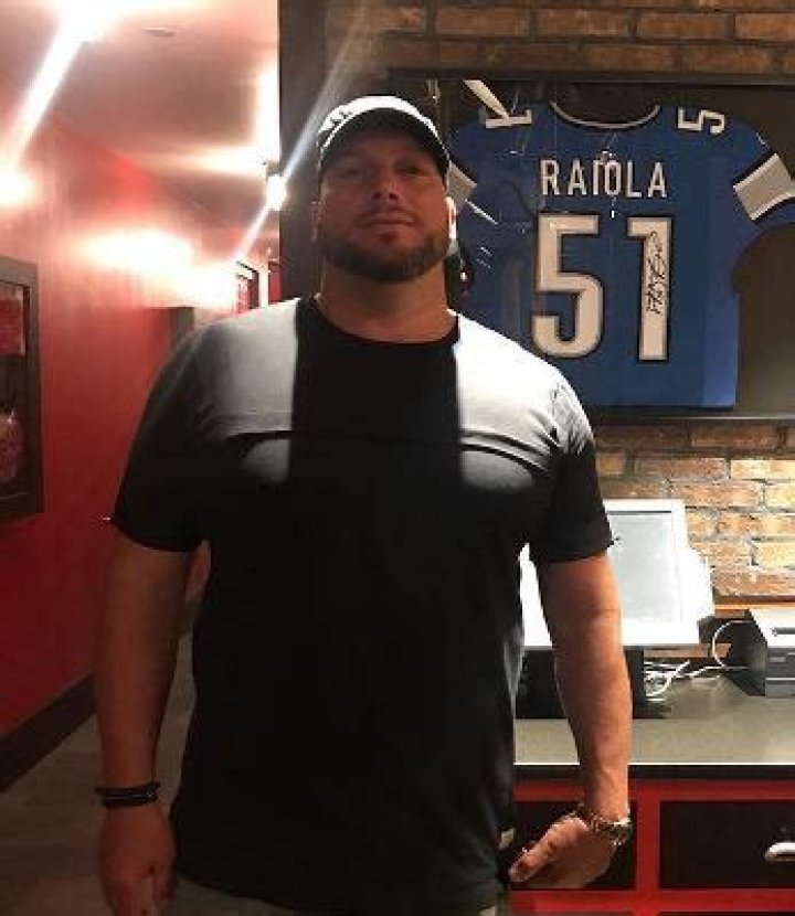 Former NFL Player Dominic Raiola Bio, Age, Height, Net Worth, Salary, & Stats: Is He Married?