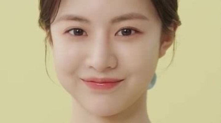 Go Youn-jung Height, Weight, Age, Education, Family