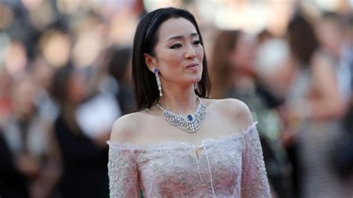 Gong Li Height, Weight, Age, Family, Facts, Spouse, Education, Biography