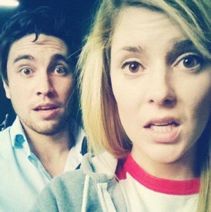 Grace Helbig Height, Weight, Age, Boyfriend, Family, Facts, Biography