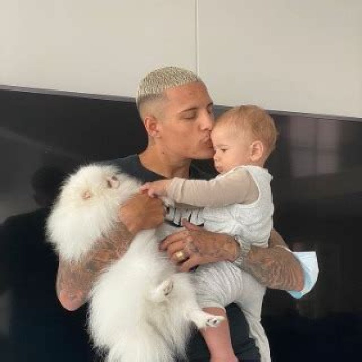 Guilherme Arana's stunning wife Gabriele Melchior, What is his net worth and salary