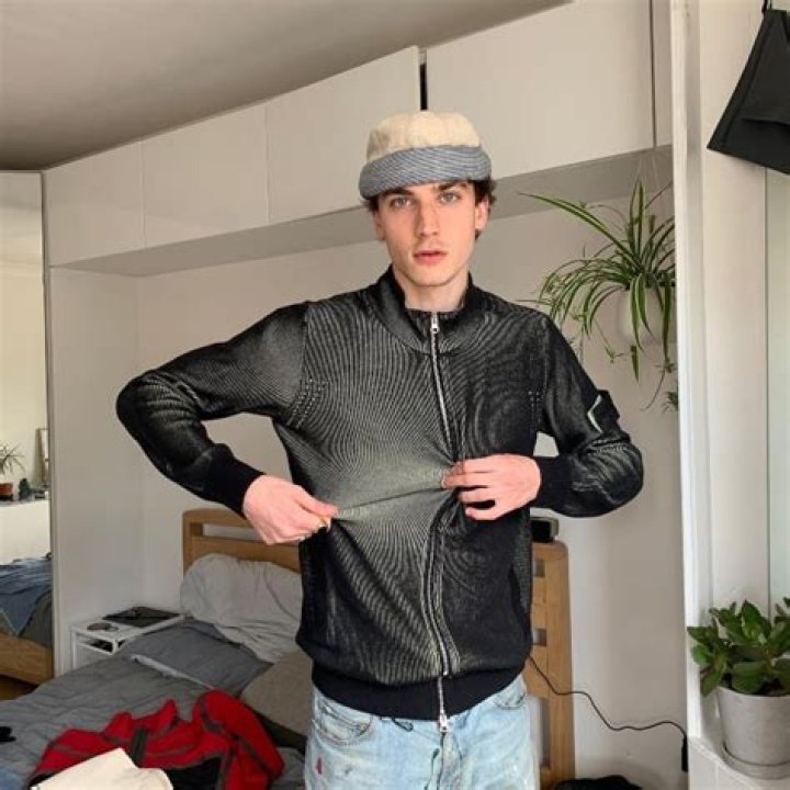 Guy Remmers Height, Weight, Age, Girlfriend, Family