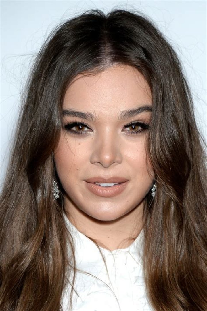 Hailee - Bio, Age, Wiki, Facts and Family