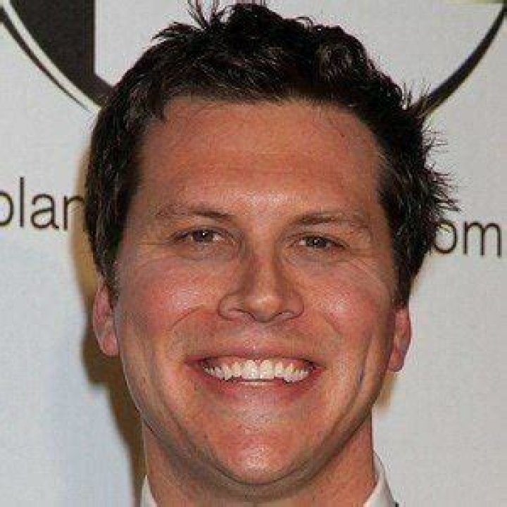 Hayes MacArthur - Bio, Age, height, Wiki, Facts and Family