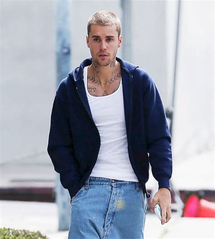 His Ramsay Hunt Syndrome Battle Explained – Hollywood Life