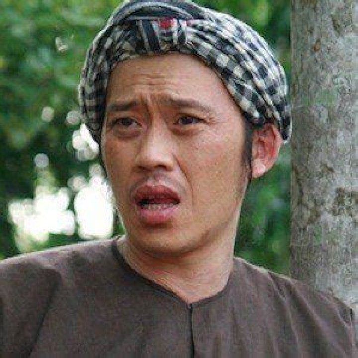 Hoai Linh - Bio, Age, siblings, height, Wiki, Facts and Family