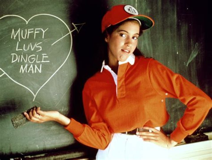 How Did 1980s Actress Jami Gertz Become The Richest Actor In The World? With An $8 Billion Fortune!!??