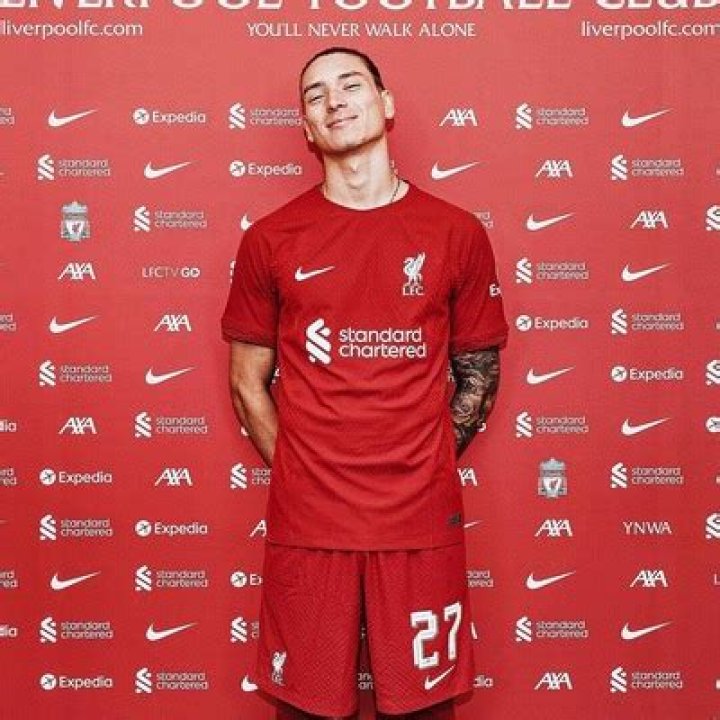 How much does Darwin Nunez earns?