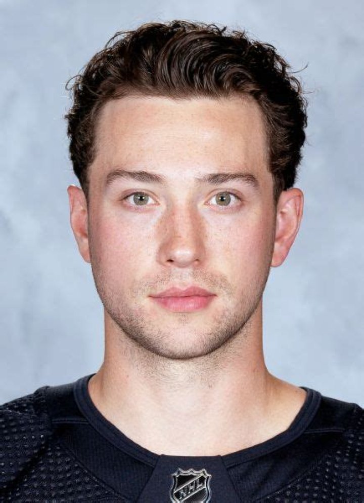 Ice Hockey Defenceman Vince Dunn Stats, Salary, Net Worth, Girlfriend, Wife, Scouting Report, Parents, Family, Instagram, Bio, Height
