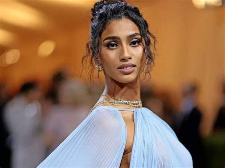 Imaan Hammam Height, Weight, Age, Body Statistics