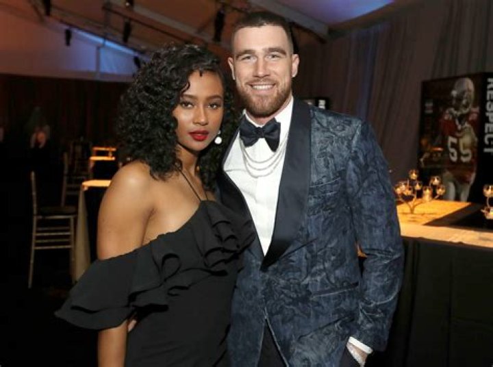 Is Alex Kinsey Married to Wife? Or Dating a Girlfriend? Dating Rumors.