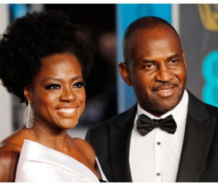 Is Michelle Obama Trans? Man? Childhood Details!