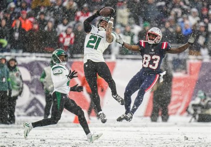 Jets' Ashtyn Davis NFL Draft and Salary (Bio, Age, Girlfriend, Net worth, Income, Family)