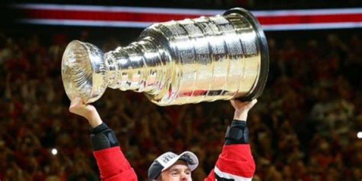 Jonathan Toews Net Worth | Celebrity Net Worth