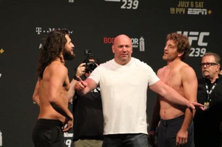 
Jorge Masvidal crushes Ben Askren with fastest KO in UFC history; Pros Reaction to the Fight