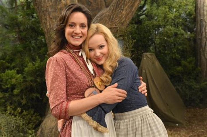 KALI ROCHA, DOVE CAMERON – Celeb Secrets