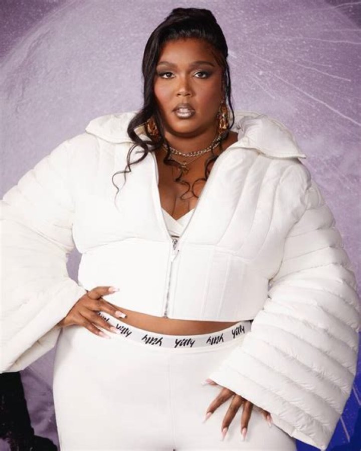 Lizzo Height, Weight, Age, Boyfriend, Family, Facts, Biography