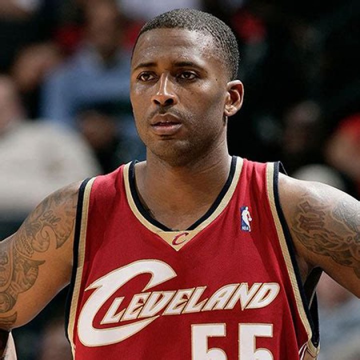 Lorenzen Wright, Shot Dead by his ex-wife Sherra Wright Robinson; His NBA Career, Earnings, Contracts, and More