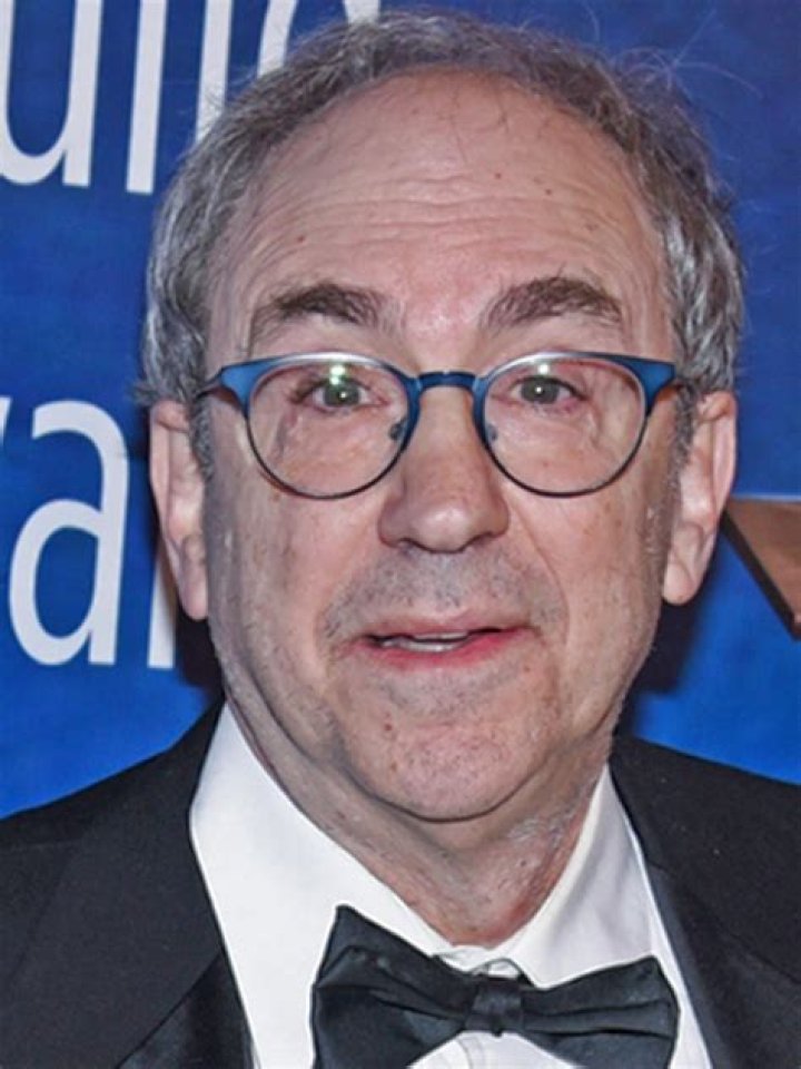 Lowell Ganz - Bio, Age, Wiki, Facts and Family