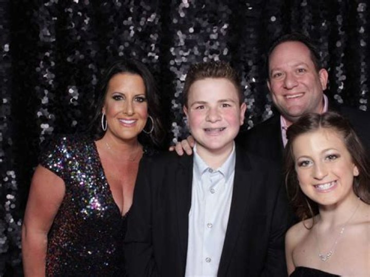 Luke Richardson Net worth and Salary; Know his Wife, Family, Children, and More