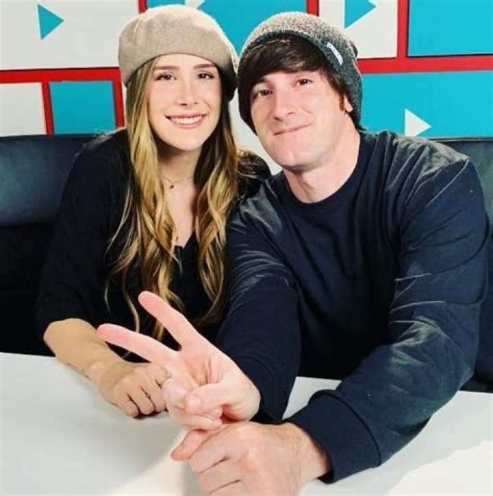 LuzuVlogs net worth, income and estimated earnings of Youtuber channel