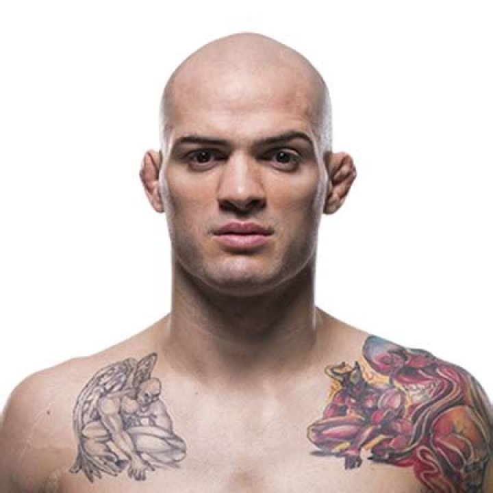 Matt Bessette Bio-salary, net worth, married, affair, dating, wife, children, mma, career