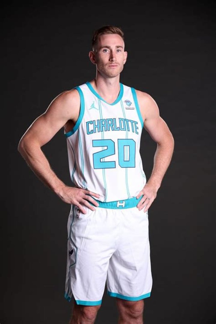 Mia Hayward Height, Weight, Age, Body Statistics