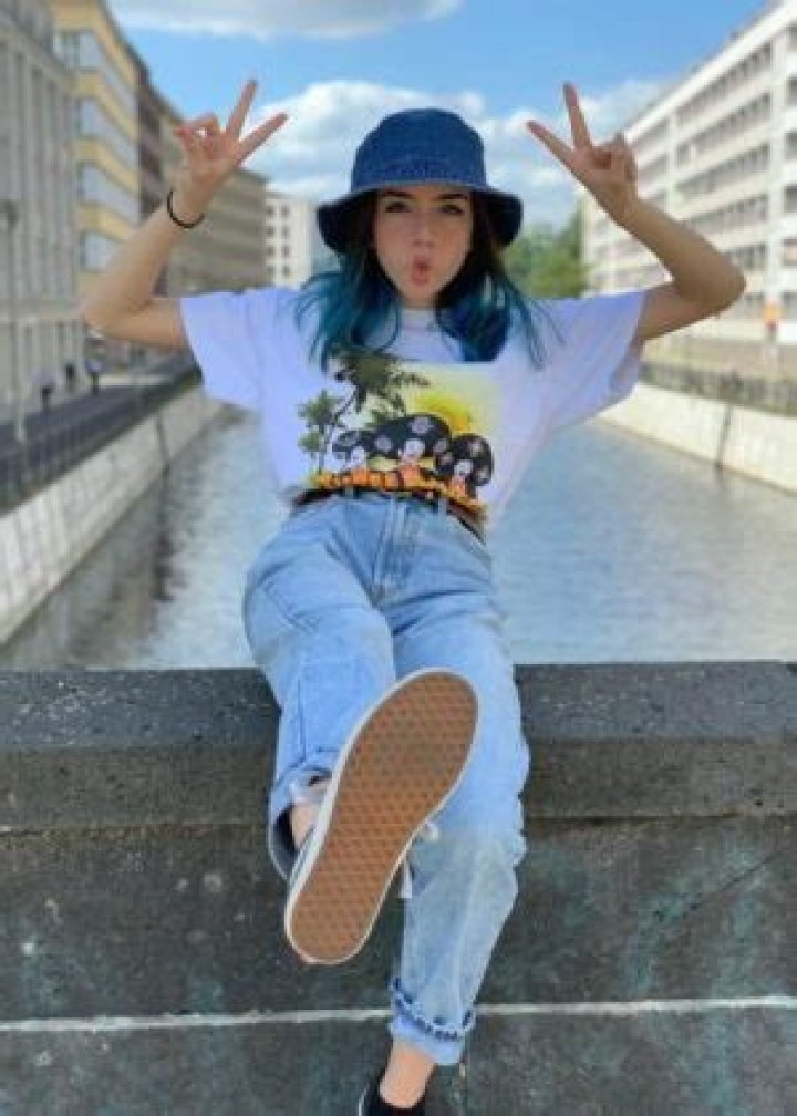 Miss Bee Height, Weight, Age, Boyfriend, Family, Facts, Biography