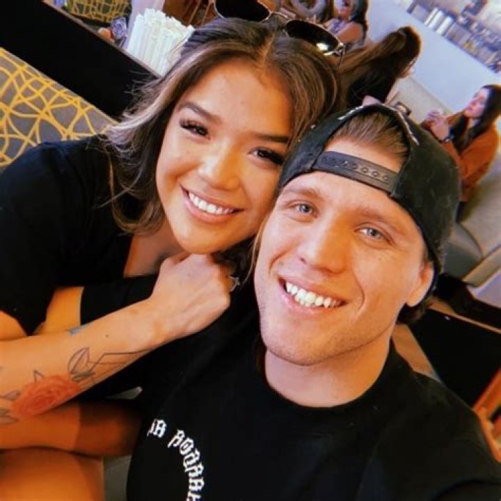 MMA fighter Brian Ortega Bio-salary, net worth, married, relationship, girlfriend, UFC, MMA, career